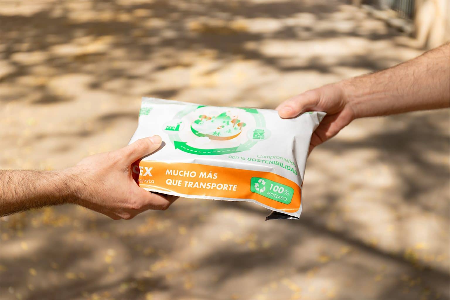 Paquete de CBD con envío discreto de Cannactiva
