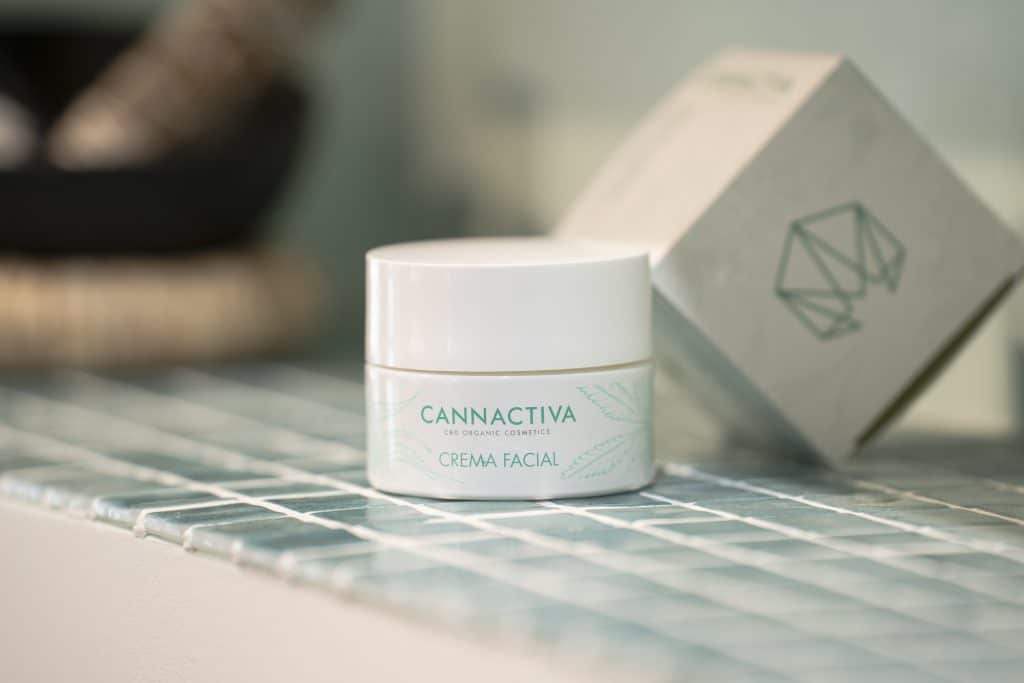 Crema Facial Cosmética CBD de Cannactiva
