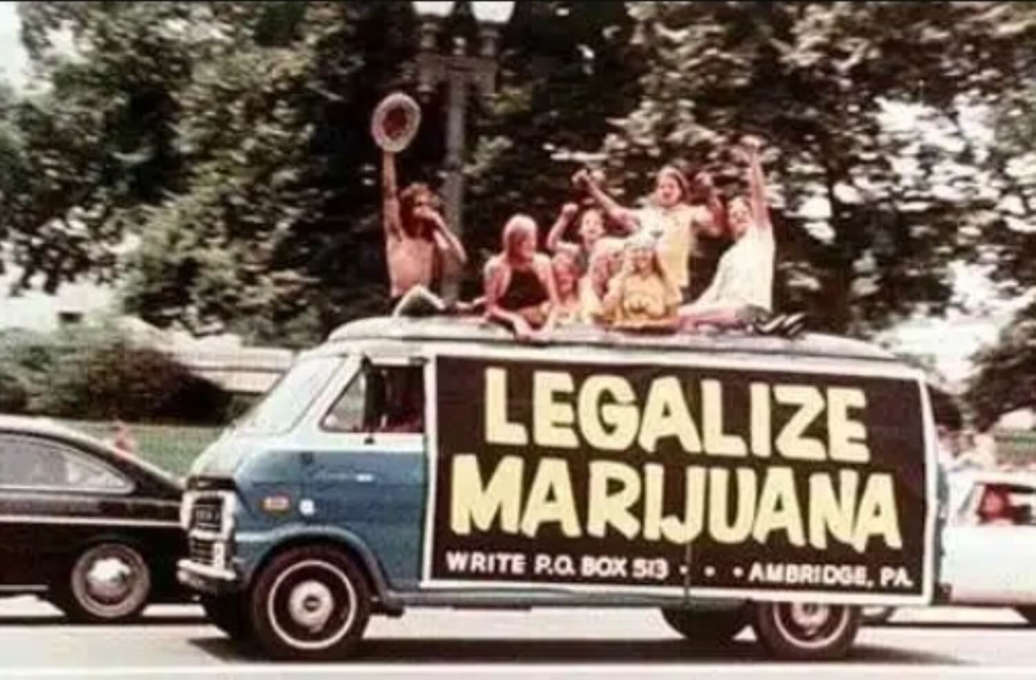 Historia de la Prohibición de las Drogas: De la Adoración a la Prohibición