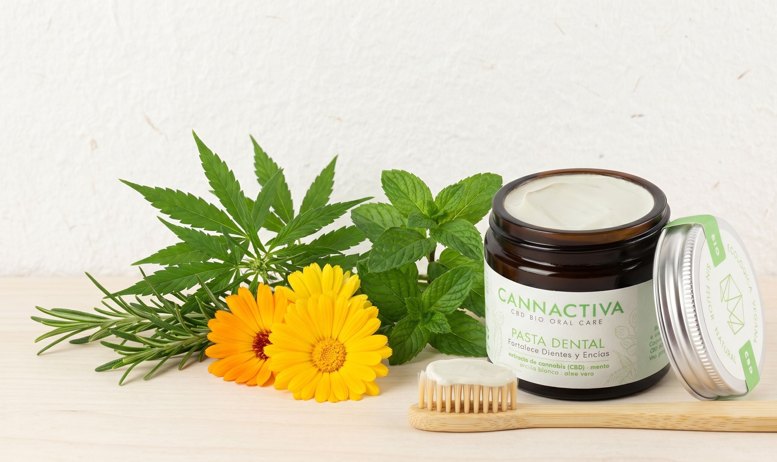 Dentifrice sans fluor au CBD et argile blanche de Cannactiva