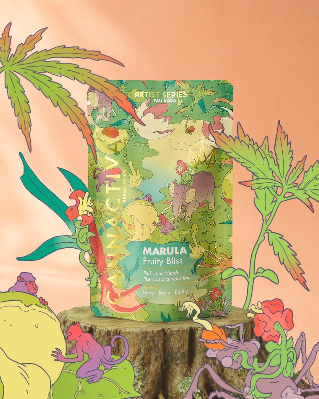 Doypack de MARULA (Fruity Bliss), nueva flor de CBD de la Artist Series, sobre un tronco rodeado de la ilustración de jungla de Pau Roda